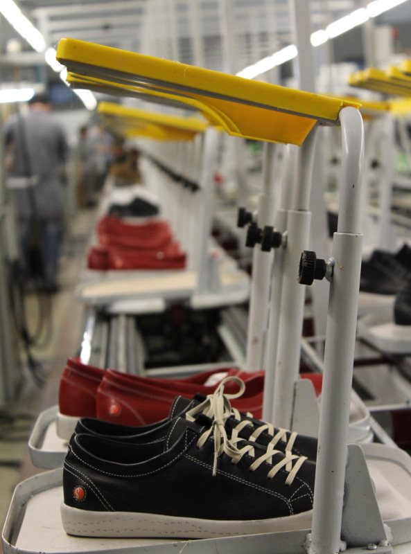 INESC TEC helps Kyaia install prototype that manufactures shoes pair by pair